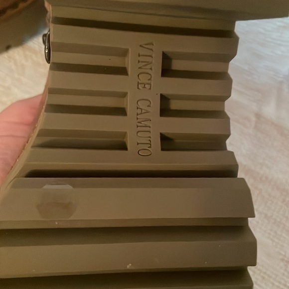 NWOT Vince Camuto Tan Bootie size 7.5 - Picture 8 of 9